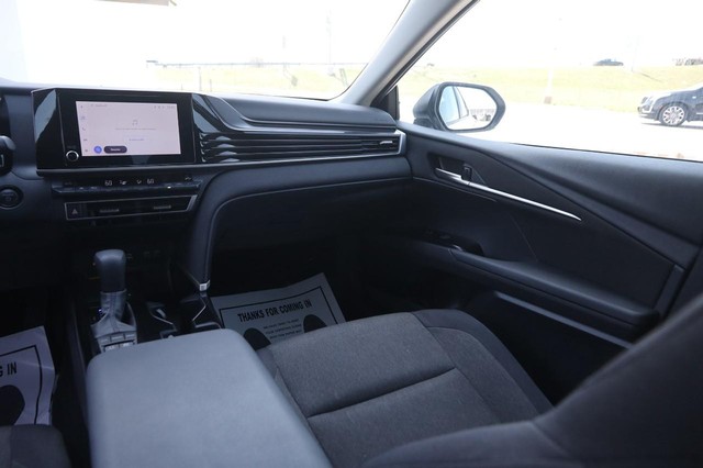 Toyota Camry Vehicle Image 25
