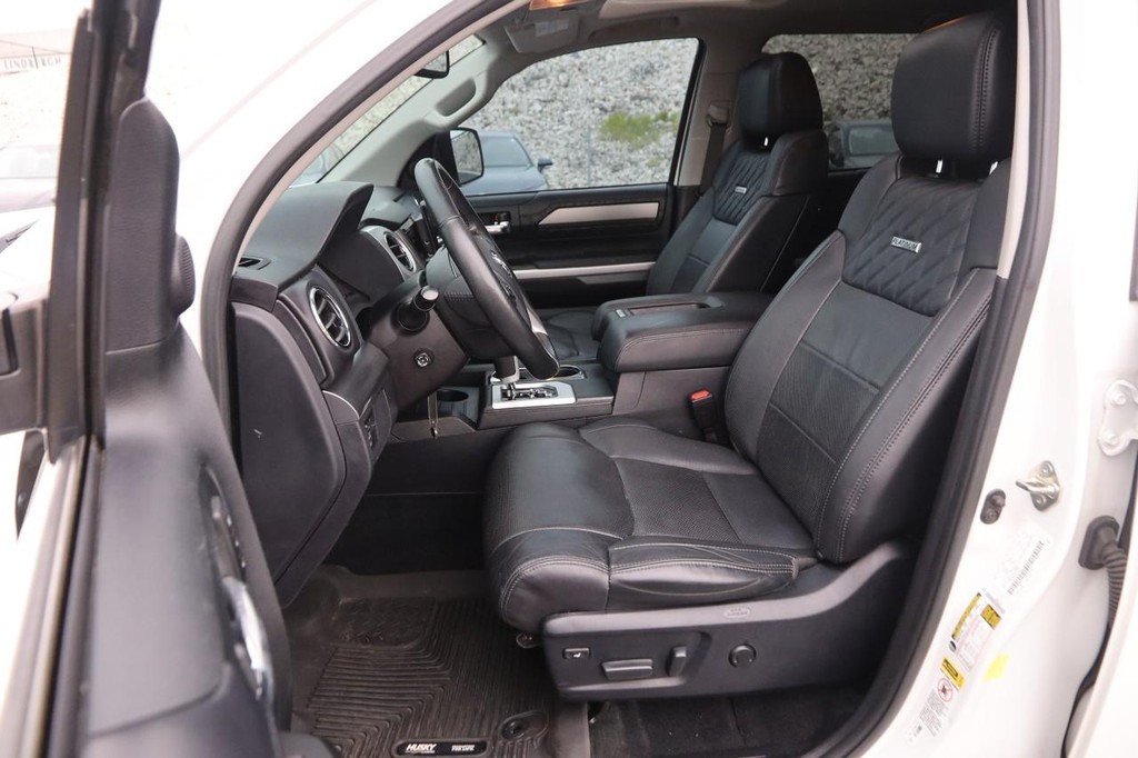 Toyota Tundra 4WD Vehicle Full-screen Gallery Image 9