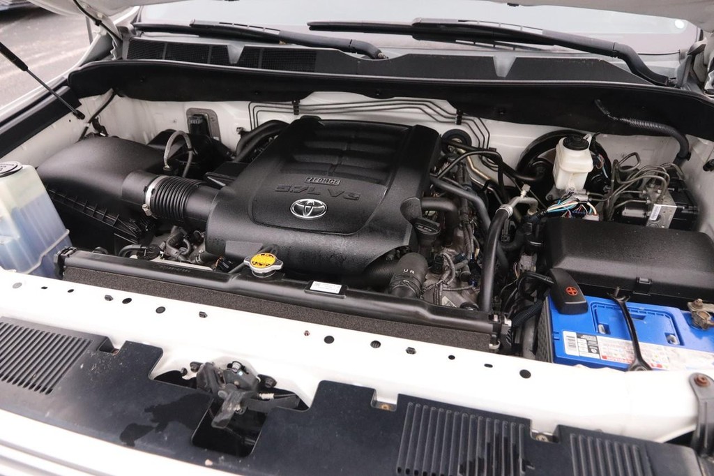 Toyota Tundra 4WD Vehicle Full-screen Gallery Image 28