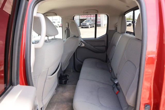 Nissan Frontier Vehicle Image 09