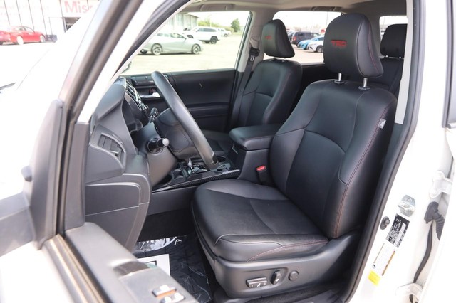 Toyota 4Runner Vehicle Image 09