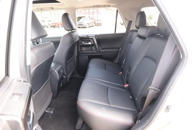 Toyota 4Runner Vehicle Image 10