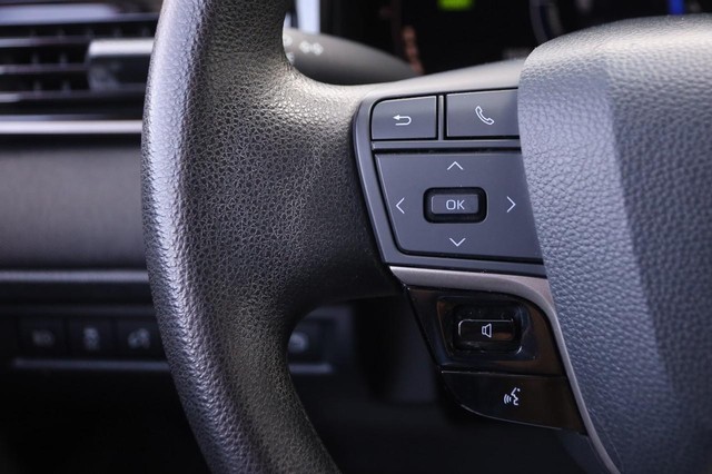 Toyota Camry Vehicle Image 11