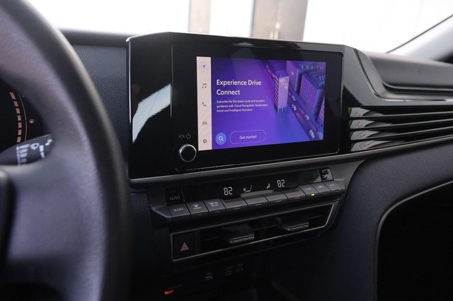 Toyota Camry Vehicle Image 15