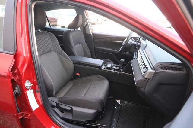 Toyota Camry Vehicle Image 26