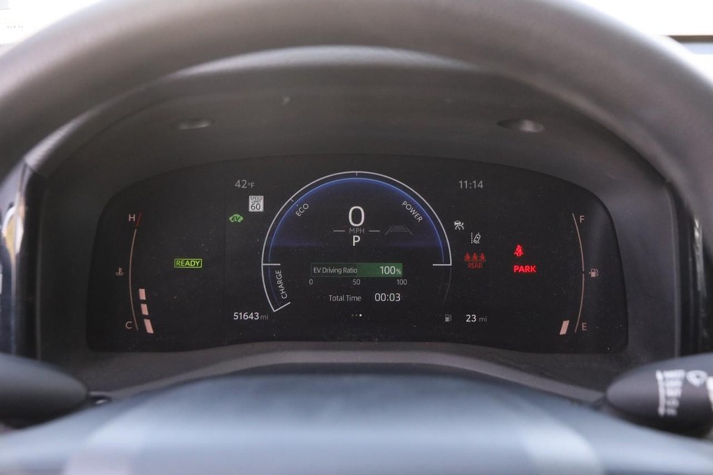 Toyota Camry Vehicle Full-screen Gallery Image 13