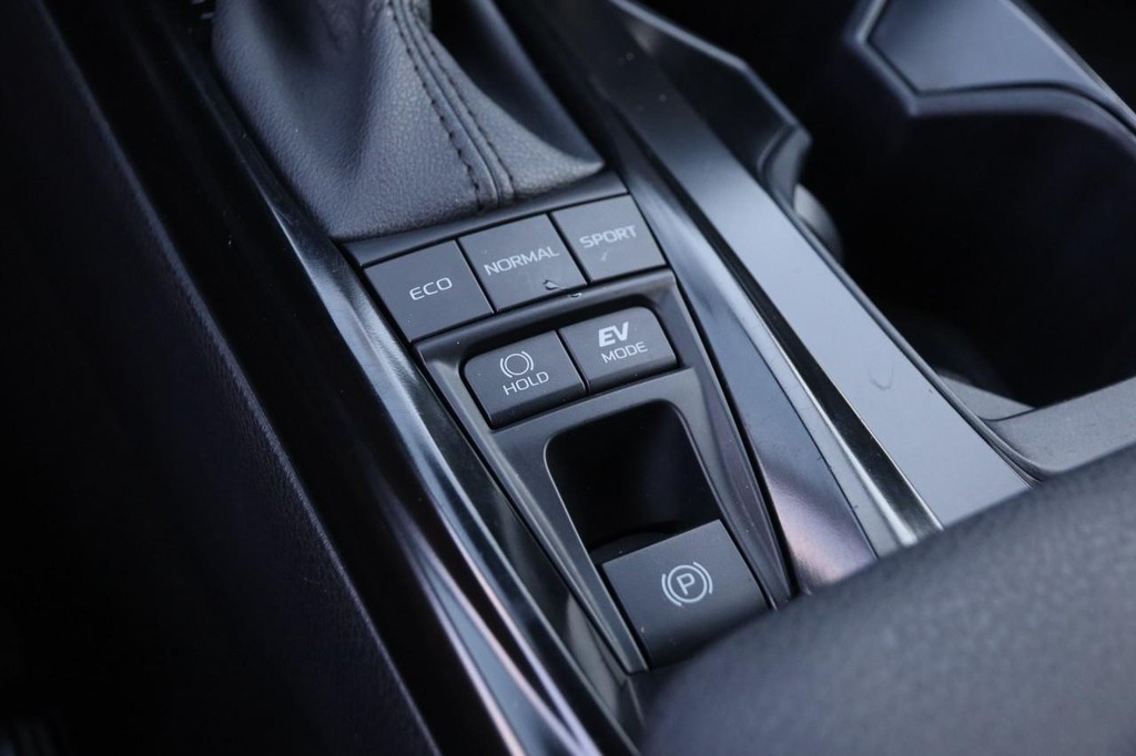 Toyota Camry Vehicle Full-screen Gallery Image 18