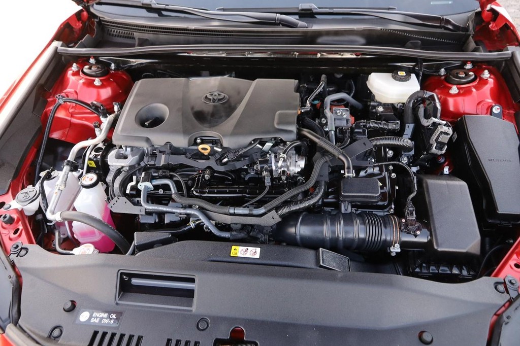 Toyota Camry Vehicle Full-screen Gallery Image 26