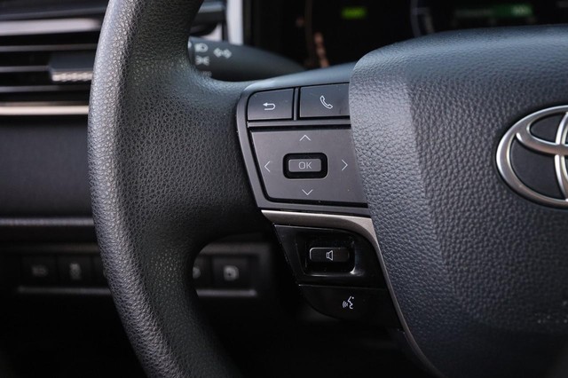 Toyota Camry Vehicle Image 11