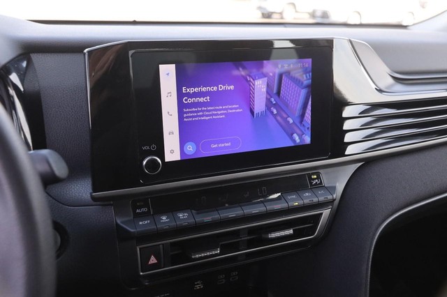 Toyota Camry Vehicle Image 15