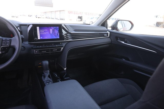 Toyota Camry Vehicle Image 24