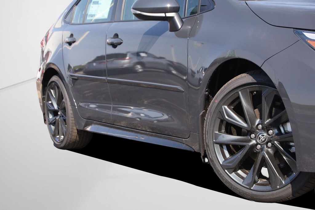 Toyota Corolla Vehicle Full-screen Gallery Image 3