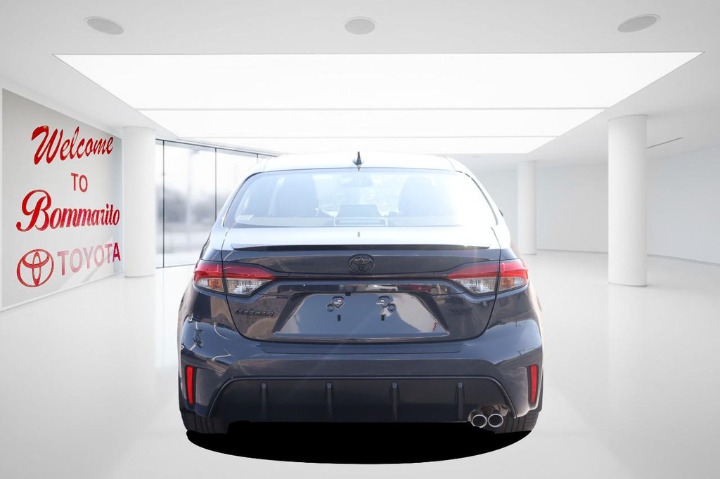 Toyota Corolla Vehicle Full-screen Gallery Image 6