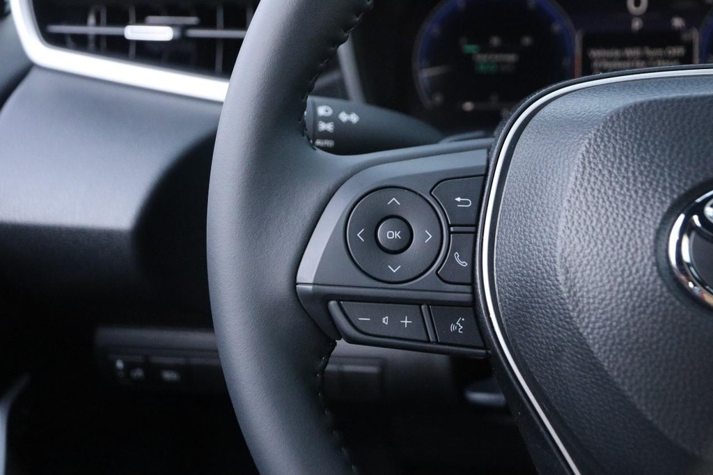 Toyota Corolla Vehicle Full-screen Gallery Image 12