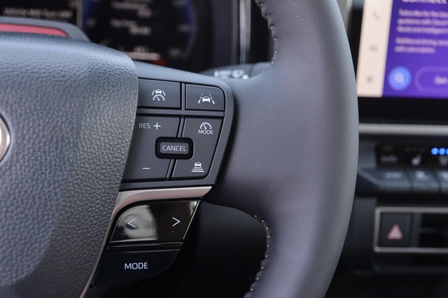 Toyota Camry Vehicle Image 13