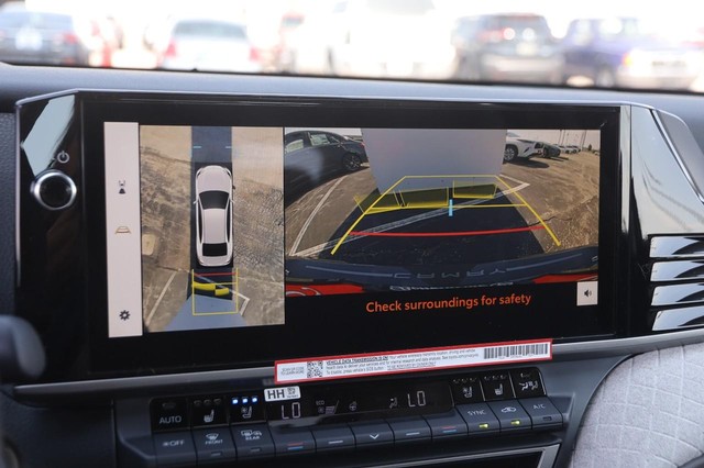 Toyota Camry Vehicle Image 17