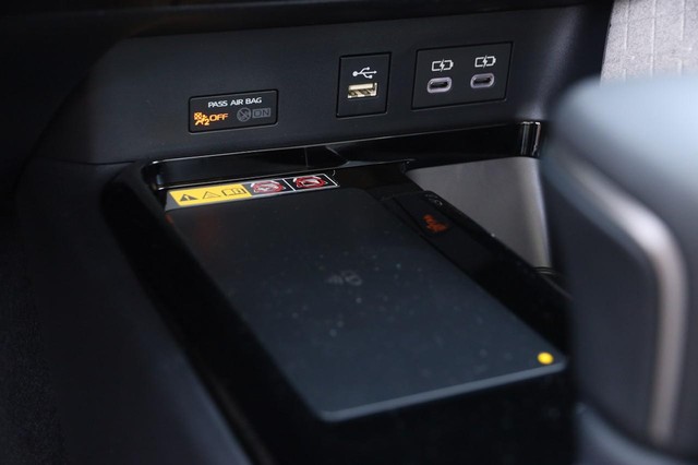 Toyota Camry Vehicle Image 19