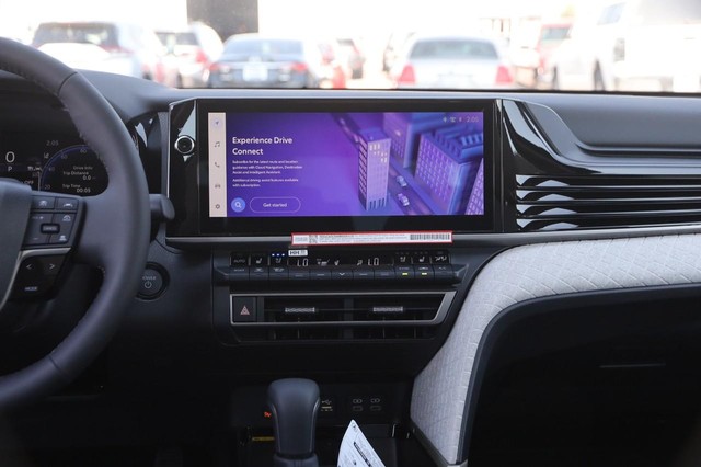 Toyota Camry Vehicle Image 24