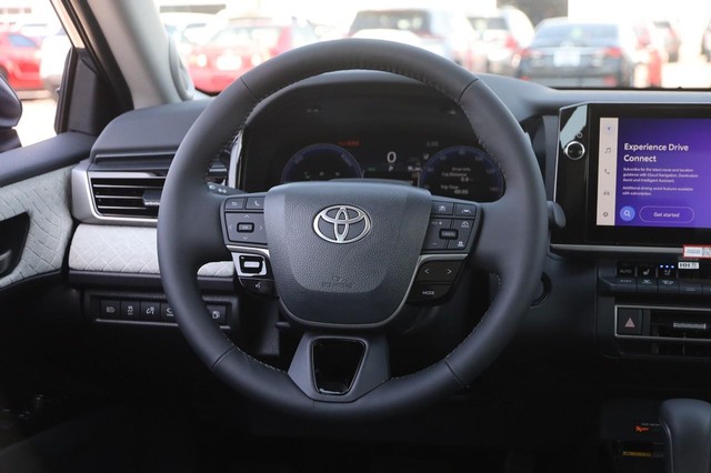 Toyota Camry Vehicle Image 25