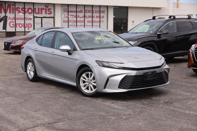 Toyota Camry Vehicle Image 02