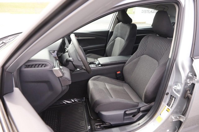 Toyota Camry Vehicle Image 08