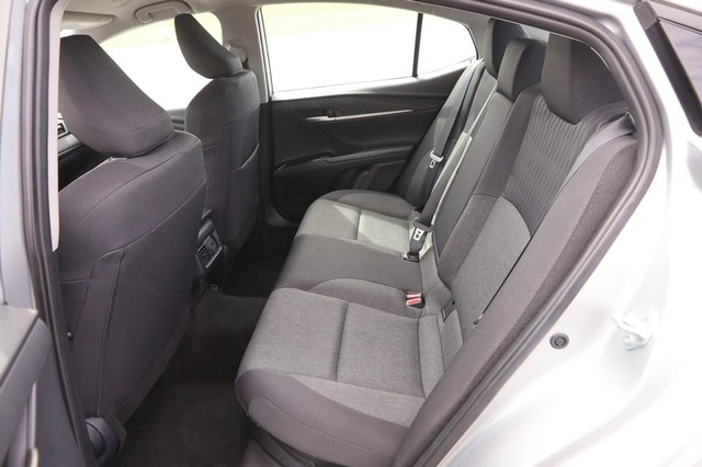 Toyota Camry Vehicle Image 09