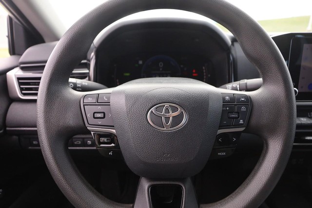 Toyota Camry Vehicle Image 10