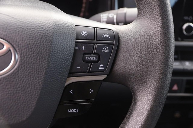 Toyota Camry Vehicle Image 12