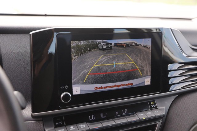 Toyota Camry Vehicle Image 16