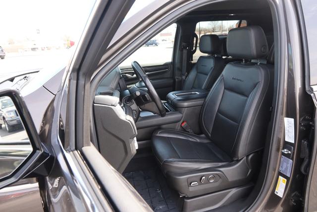 GMC Yukon Vehicle Image 11