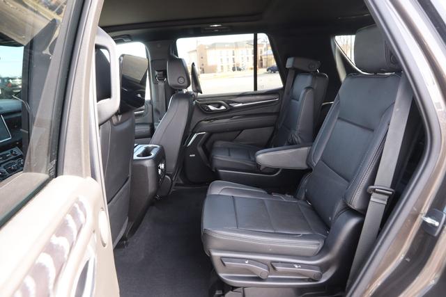 GMC Yukon Vehicle Image 12