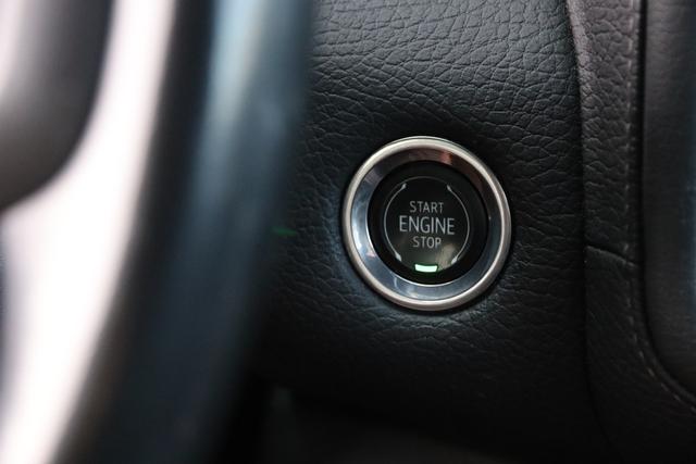 GMC Yukon Vehicle Image 19