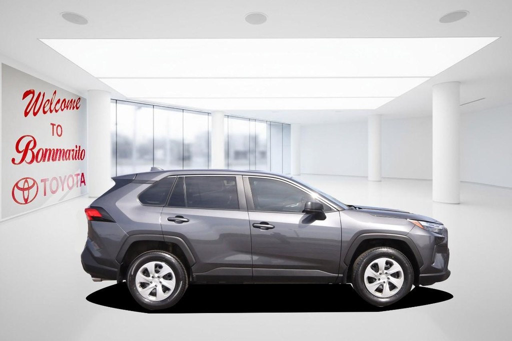 Toyota RAV4 Vehicle Full-screen Gallery Image 5