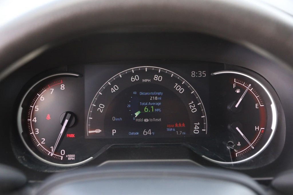 Toyota RAV4 Vehicle Full-screen Gallery Image 13