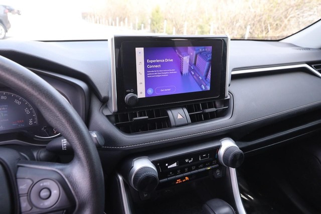 Toyota RAV4 Vehicle Image 14