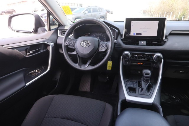 Toyota RAV4 Vehicle Image 21