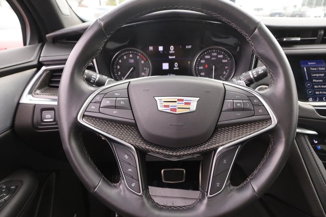 Cadillac XT5 Vehicle Image 12