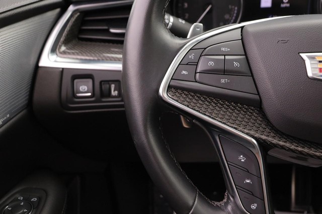 Cadillac XT5 Vehicle Image 13