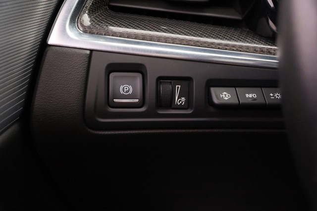 Cadillac XT5 Vehicle Image 22