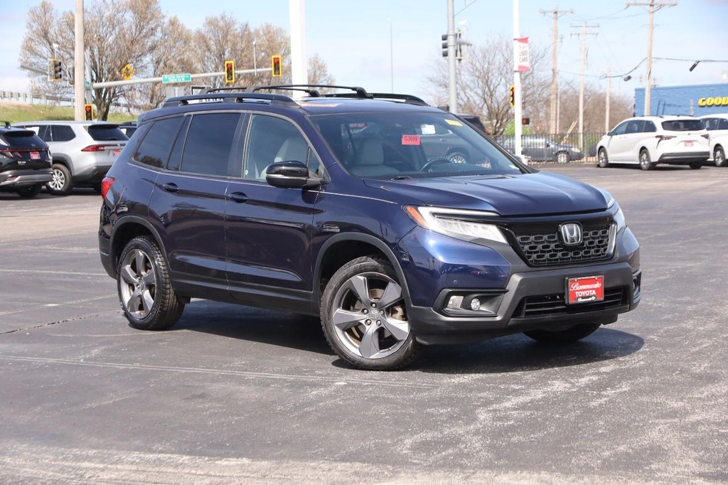 Honda Passport Vehicle Full-screen Gallery Image 2
