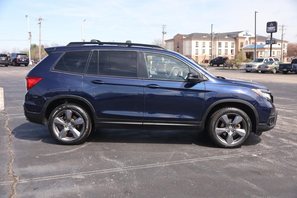 Honda Passport Vehicle Full-screen Gallery Image 5