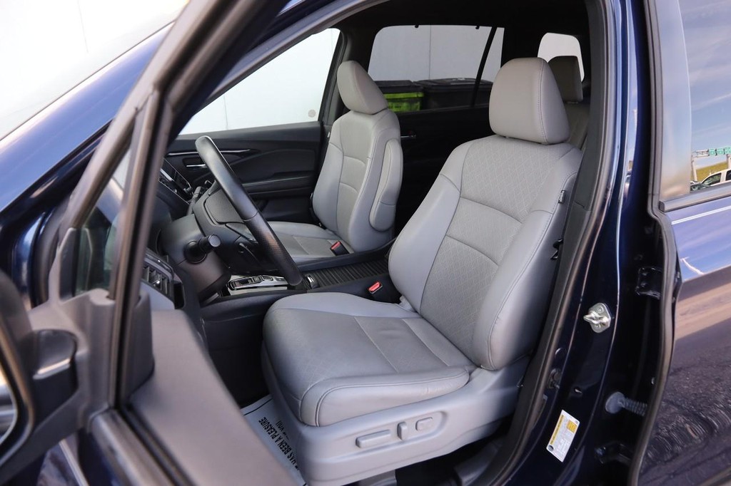 Honda Passport Vehicle Full-screen Gallery Image 10