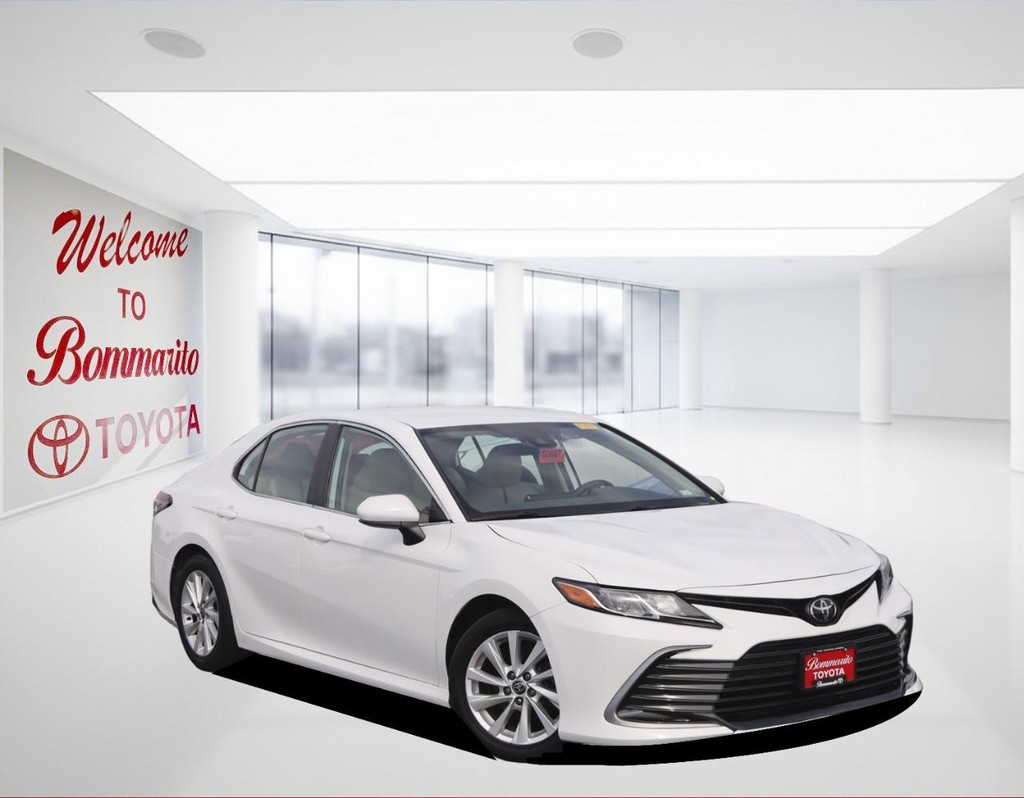Toyota Camry Vehicle Full-screen Gallery Image 2