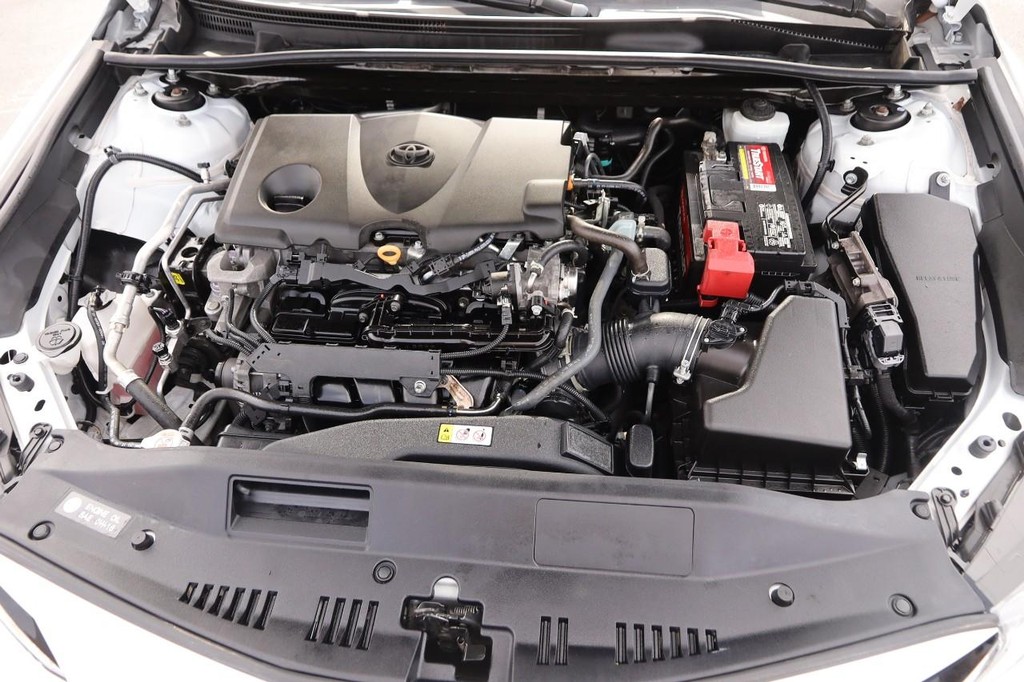 Toyota Camry Vehicle Full-screen Gallery Image 26