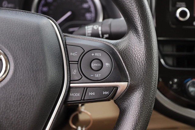 Toyota Camry Vehicle Image 12