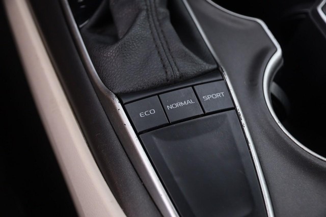 Toyota Camry Vehicle Image 17