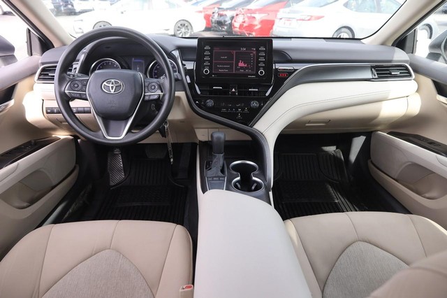 Toyota Camry Vehicle Image 20
