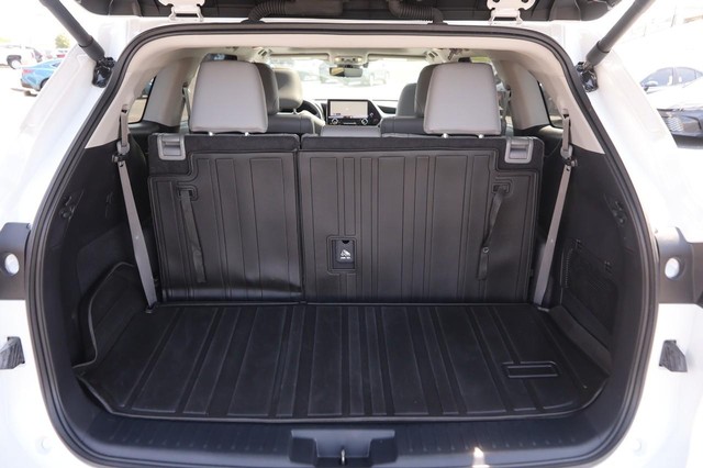 Toyota Highlander Vehicle Image 09