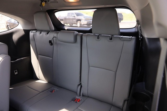 Toyota Highlander Vehicle Image 10