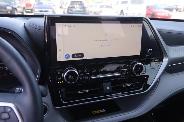 Toyota Highlander Vehicle Image 18